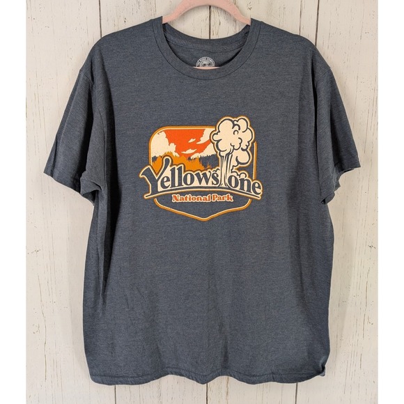 The Duck Company Size Large Womens Blue‎ Graphic Yellowstone Short Sleeve Top - Picture 1 of 7